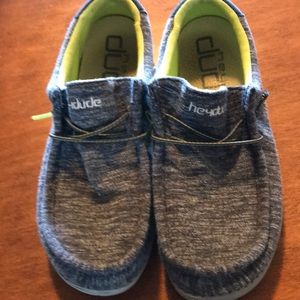 Hey Dudes navy exterior/lime green interior